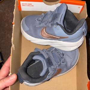 Nike Kids Sneakers in Blue and Bronze